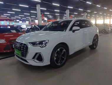 Audi Q3 2022 Audi Q3 2022 immagine di auto