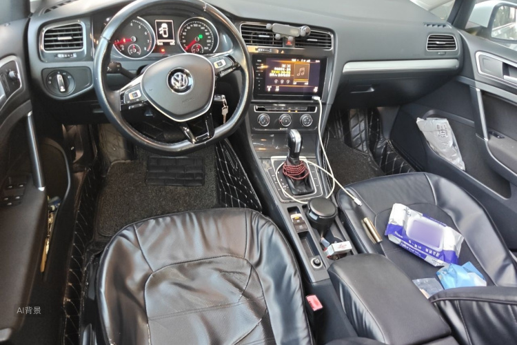 Volkswagen Golf 2020 car image #11