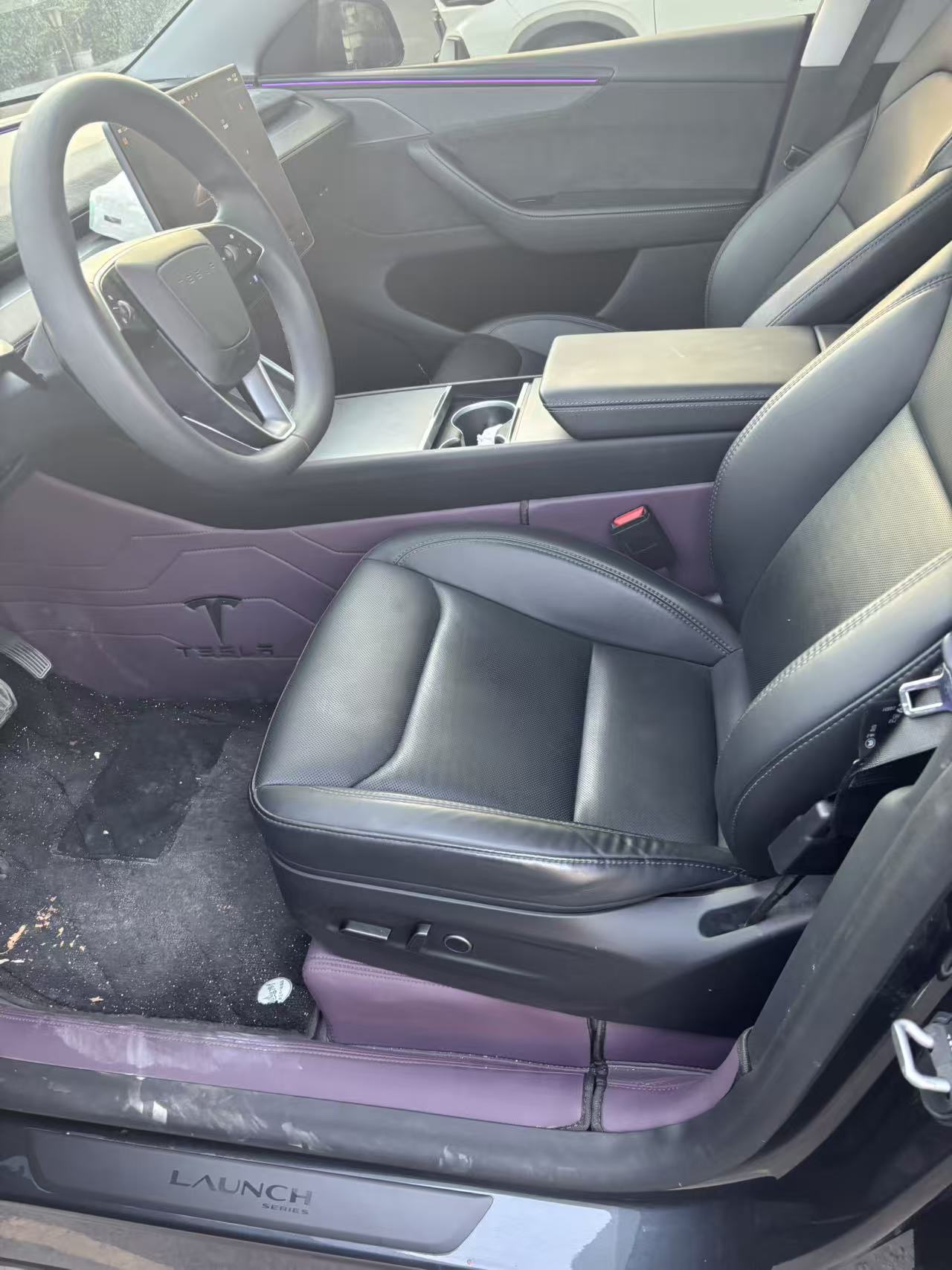 Tesla Model Y 2025 #6 Tesla Model Y 2025 car image #6