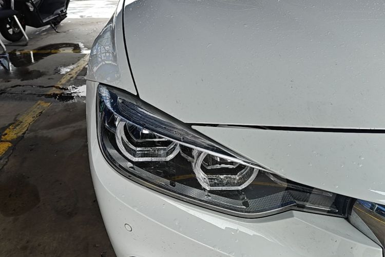 BMW 3 Series 2018 #8 BMW 3 Series 2018 car image #8