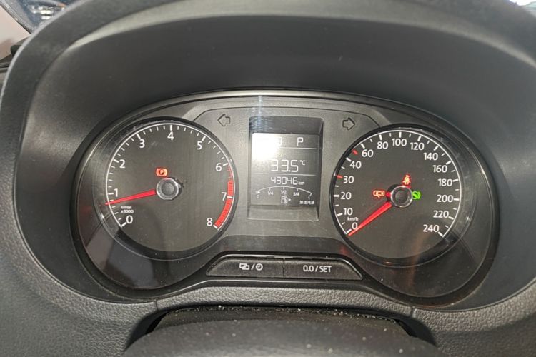 Volkswagen Polo 2017 car image #12