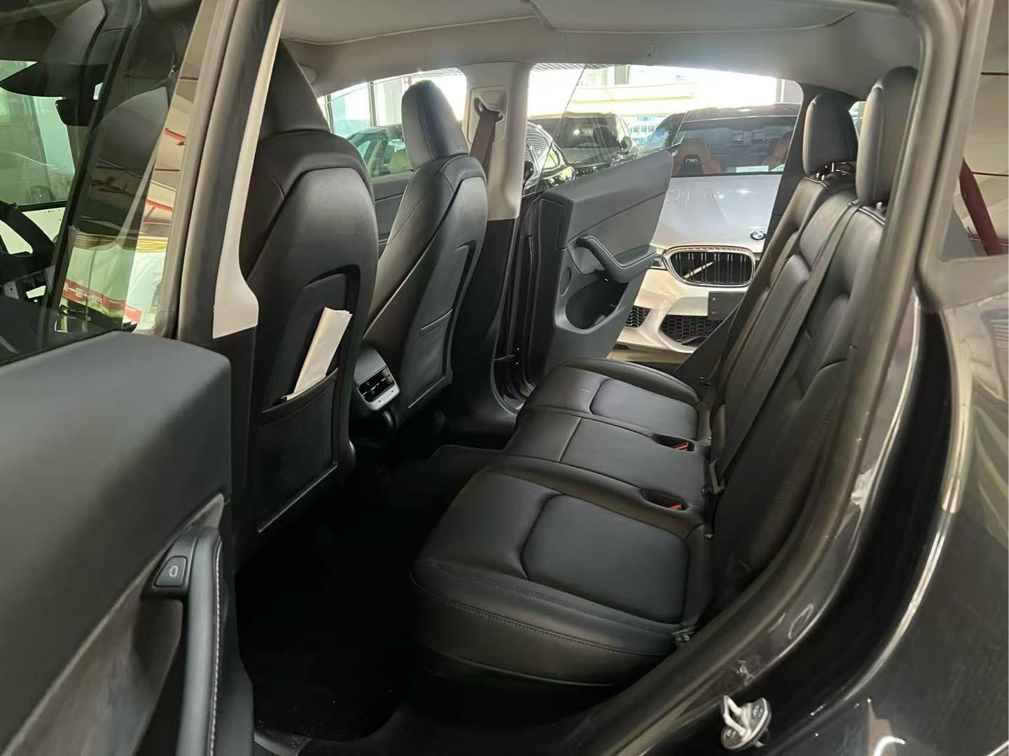 Tesla Model Y 2024 car image #8