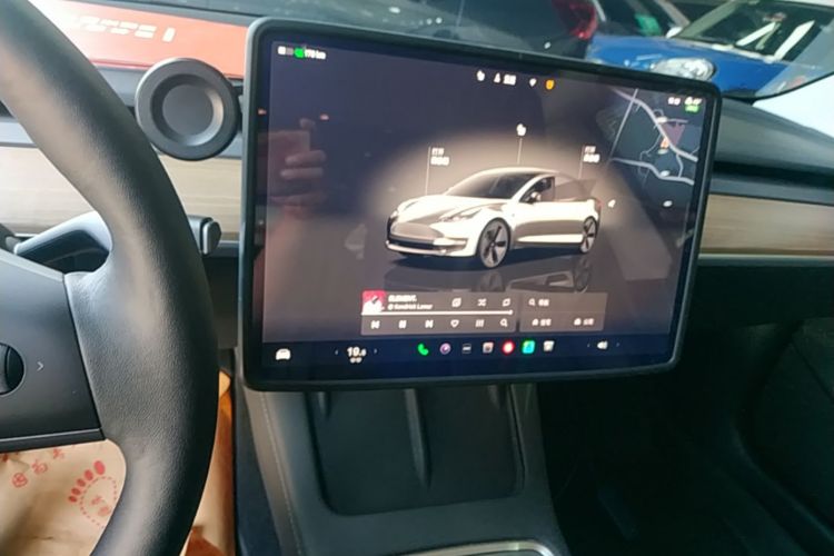 Tesla Model 3 2022 car image #17