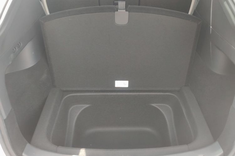 Tesla Model Y 2022 #19 Tesla Model Y 2022 car image #19