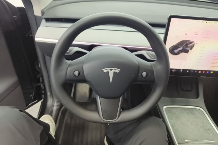 Tesla Model Y 2024 #11 Tesla Model Y 2024 car image #11