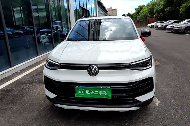 Volkswagen Tharu 2026 car image #3