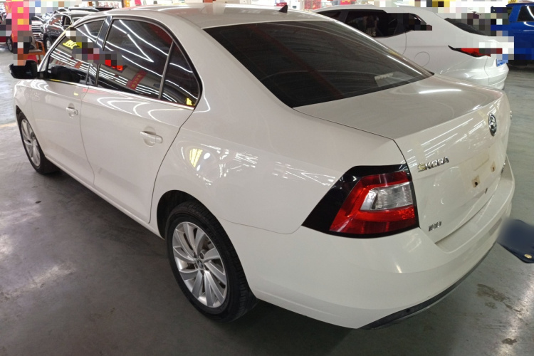 Skoda Rapid 2018 image de voiture #7