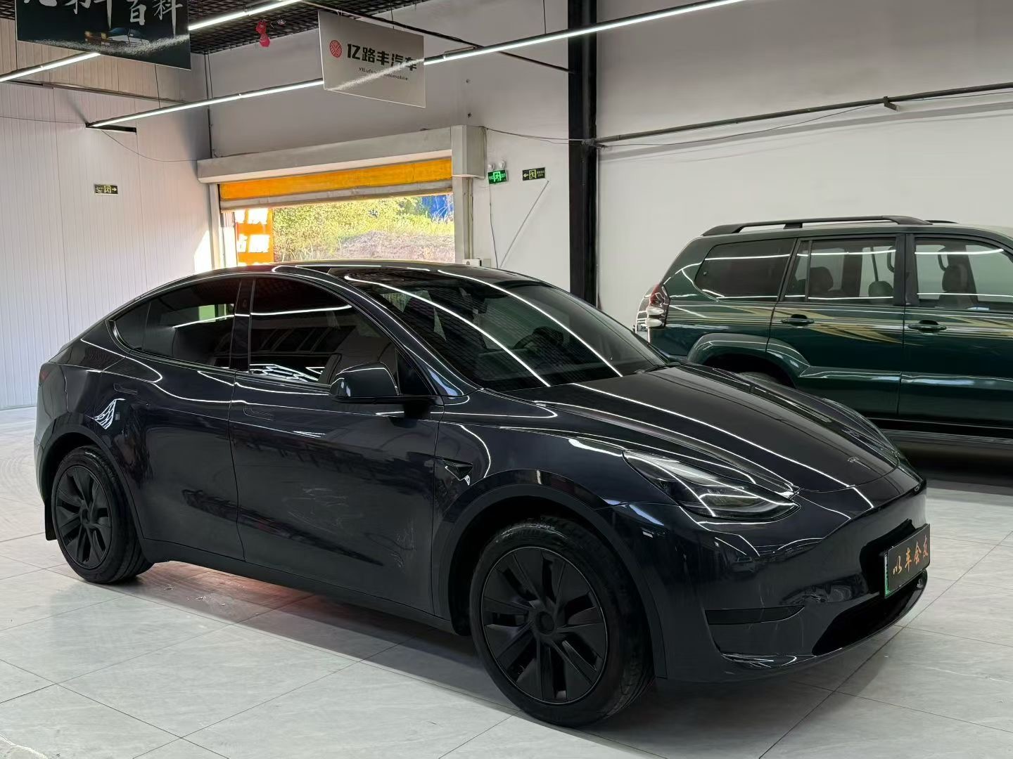Tesla Model Y 2024 car image #3