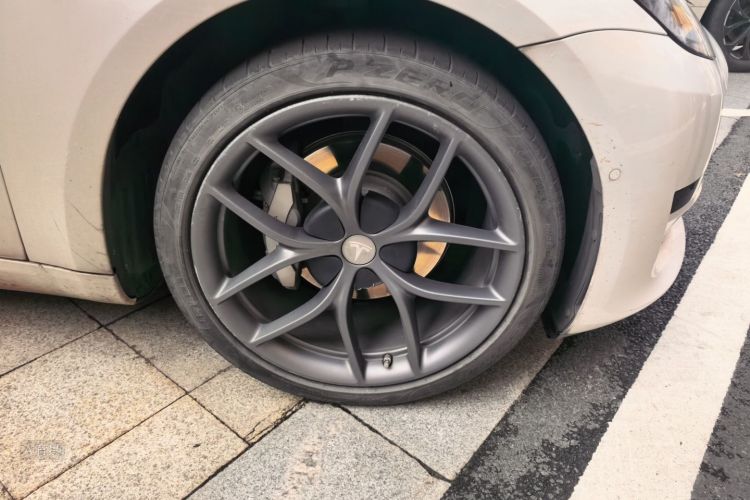 Tesla Model 3 2021 car image #9