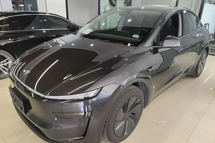 Tesla Model Y 2025 #2 Tesla Model Y 2025 car image #2