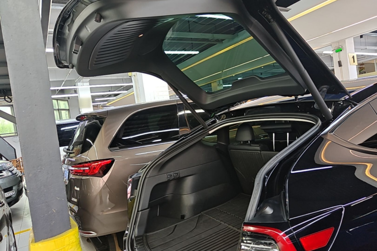 Tesla Model Y 2023 #19 Tesla Model Y 2023 car image #19