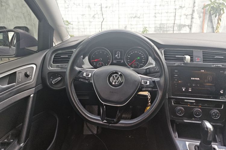 Volkswagen Golf 2020 #11 Volkswagen Golf 2020 car image #11