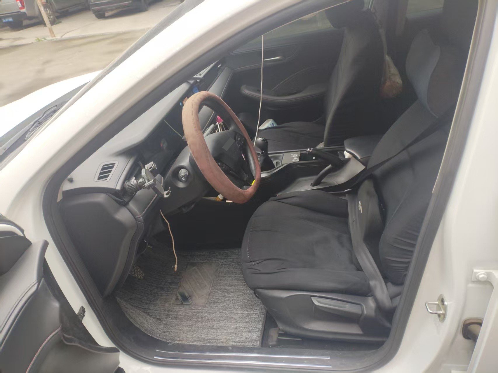 Roewe i5 2024 #4 Roewe i5 2024 car image #4