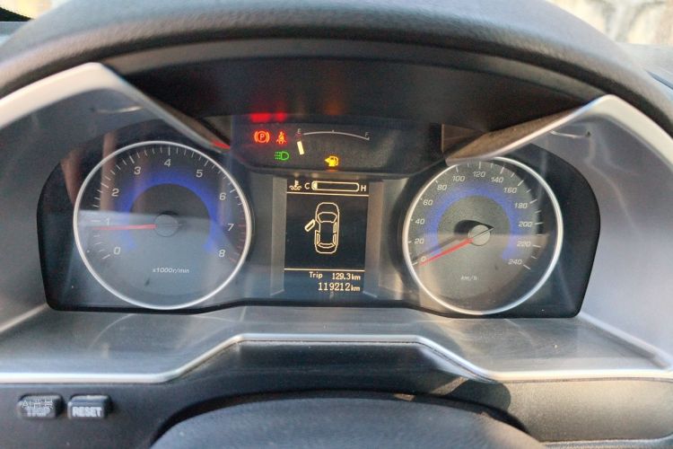 GEELY Emgrand 2014 car image #13
