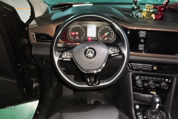 Volkswagen Tharu 2018 car image #12