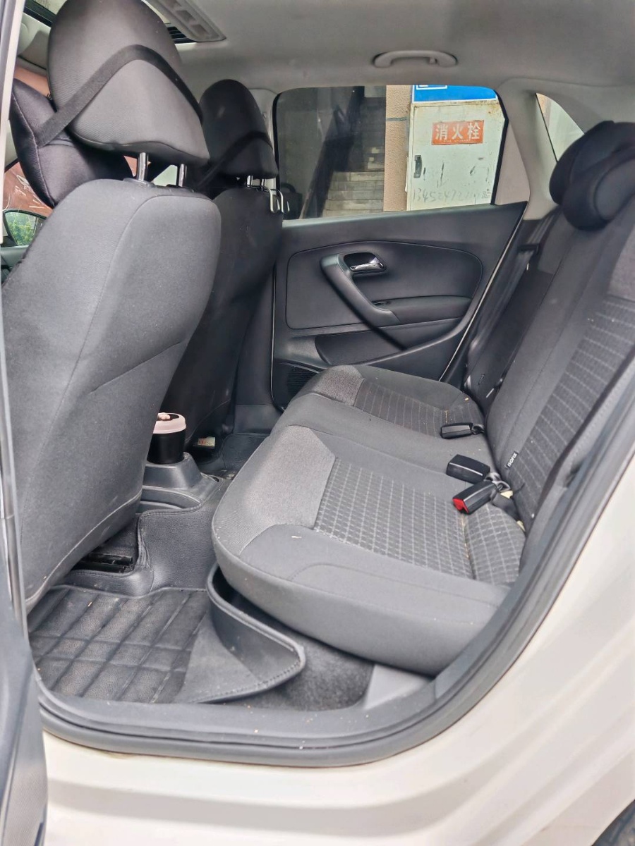 Volkswagen Polo 2017 car image #8