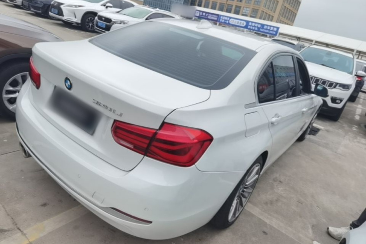 BMW 3 Series 2019 car image #7