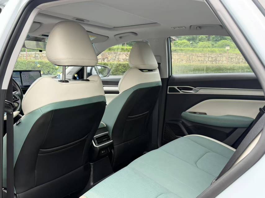 GEELY Emgrand L HiP 2022 car image #9