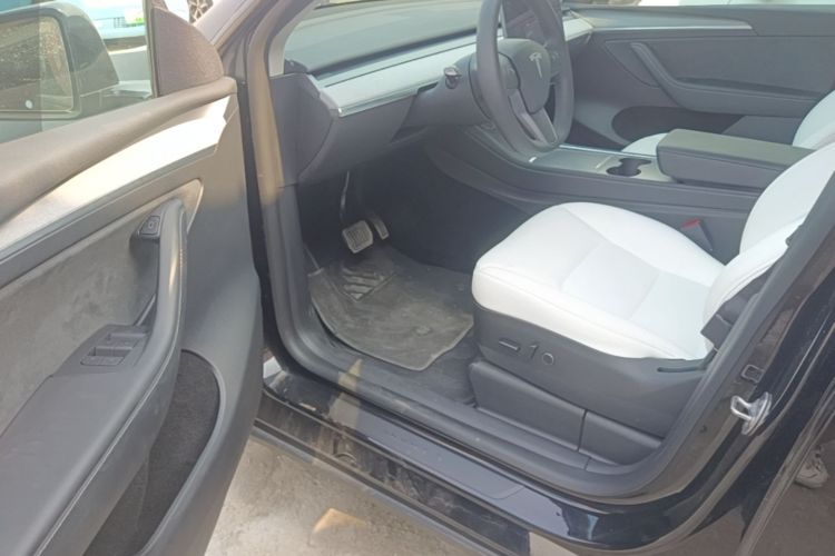 Tesla Model Y 2022 #12 Tesla Model Y 2022 car image #12