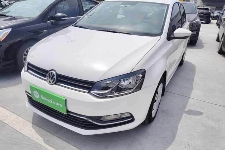 Volkswagen Polo 2016 car image #2