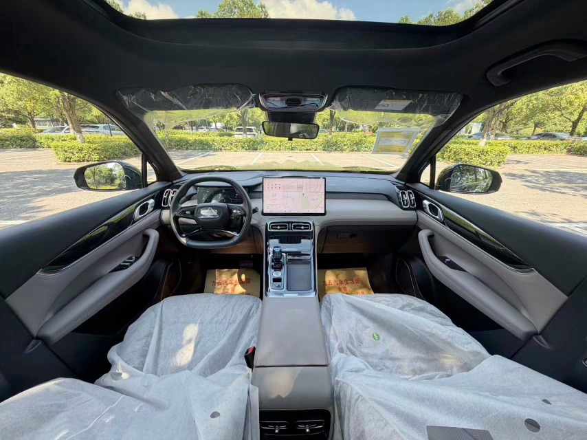 GEELY Boyue L 2026 car image #8