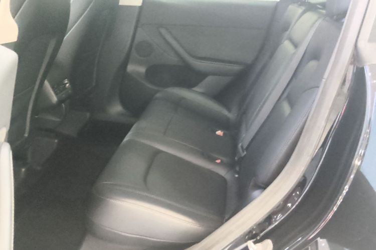 Tesla Model Y 2021 #17 Tesla Model Y 2021 car image #17