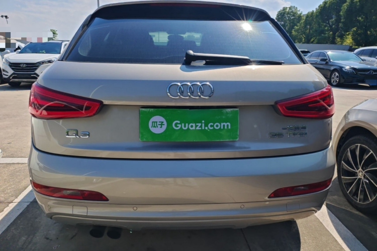 Audi Q3 2015 car image #6