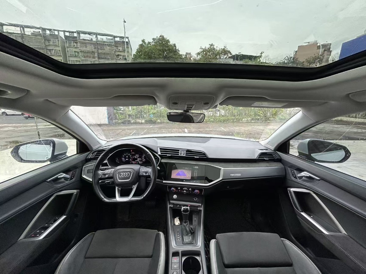 Audi Q3 2020 car image #6