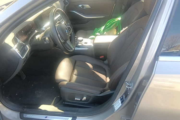BMW 3 Series 2021 #17 BMW 3 Series 2021 صورة سيارة #17
