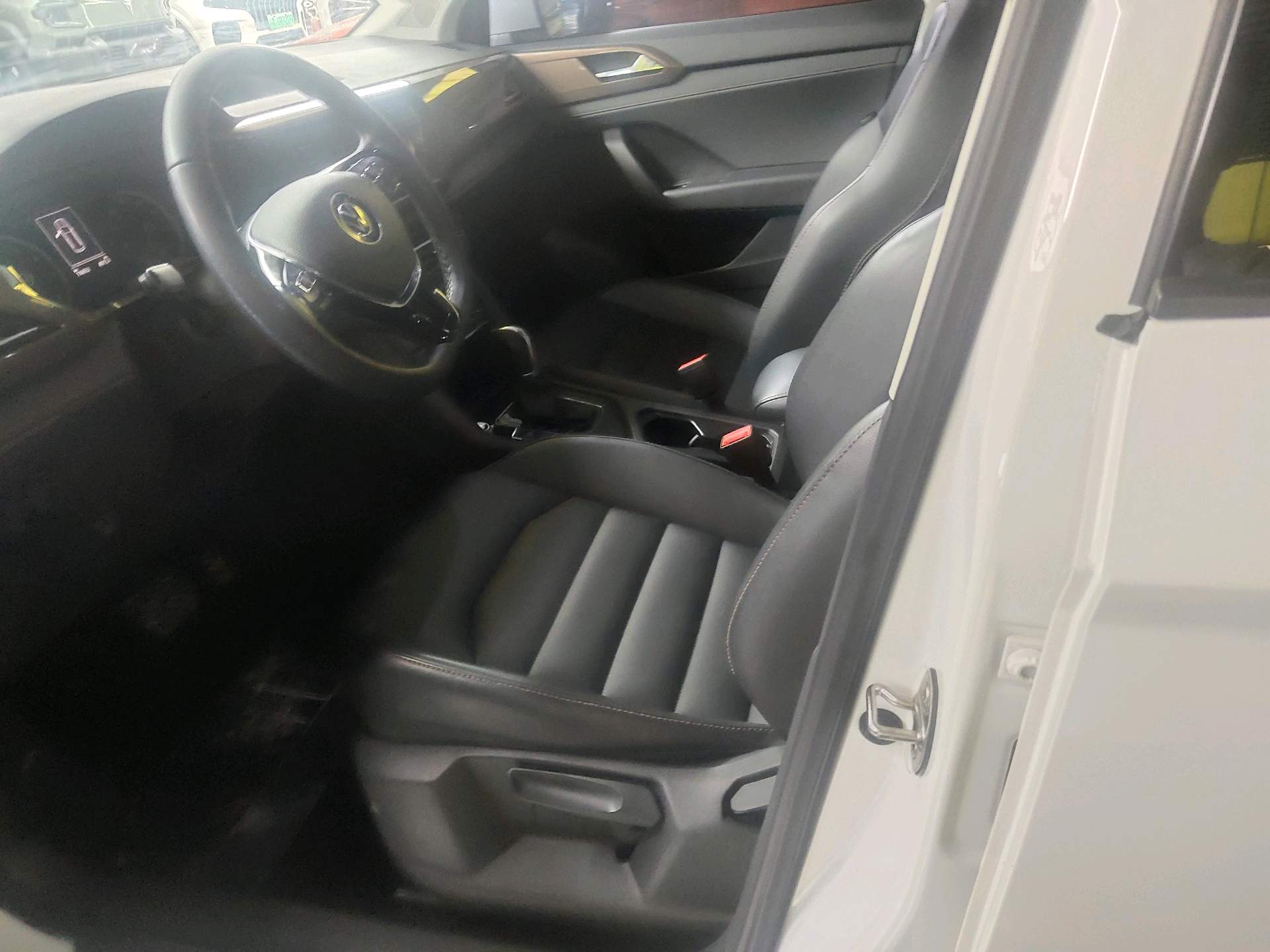 2021 car image #3