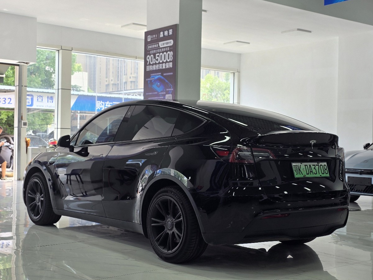 Tesla Model Y 2024 #2 Tesla Model Y 2024 car image #2