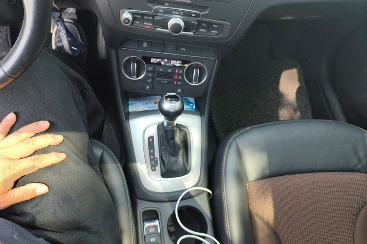 Audi Q3 2017 #18 Audi Q3 2017 car image #18