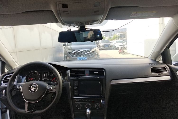 Volkswagen Golf 2019 #18 Volkswagen Golf 2019 car image #18