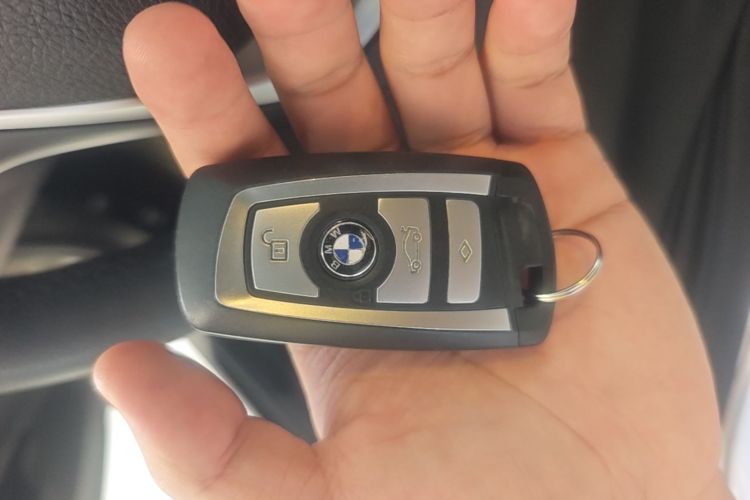 BMW 3 Series 2016 car image #21