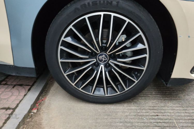 BYD Han 2023 car image #9