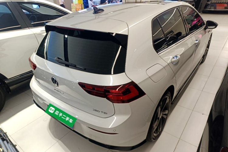 Volkswagen Golf 2022 car image #7