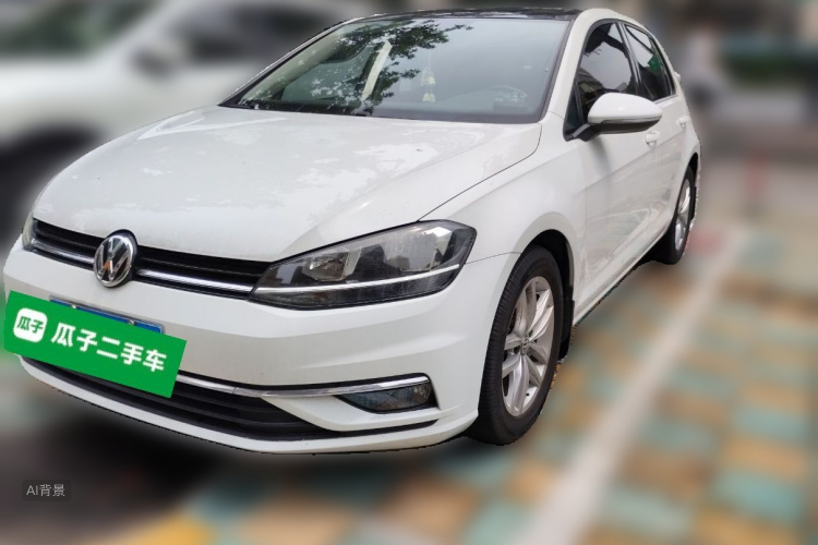 Volkswagen Golf 2018 car image #2