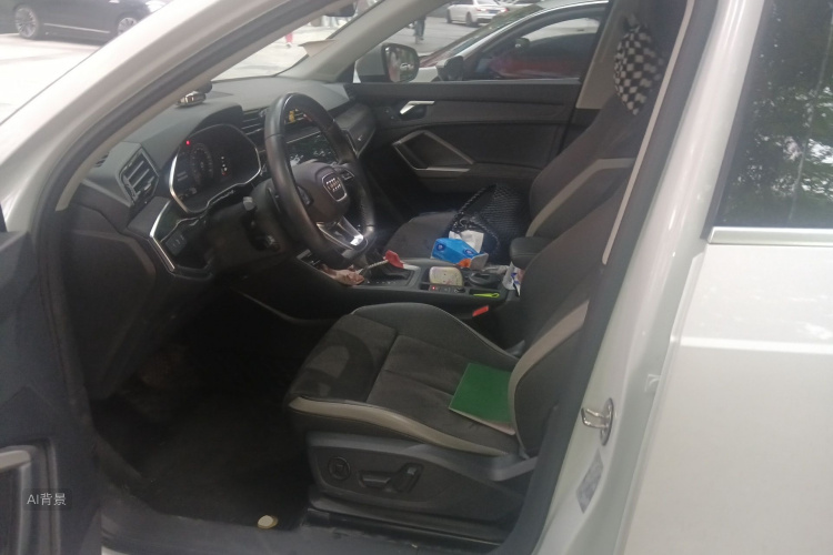 Audi Q3 2022 car image #17