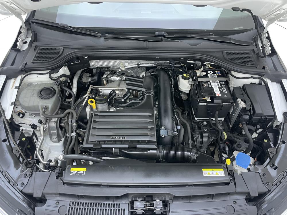 Volkswagen Golf 2022 car image #10