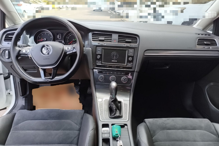 Volkswagen Golf 2018 car image #10