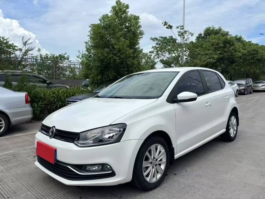 Volkswagen Polo 2016 car image 