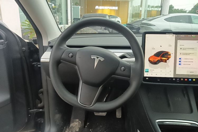 Tesla Model Y 2024 #11 Tesla Model Y 2024 car image #11