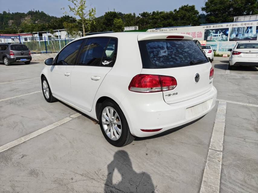 Volkswagen Golf 2014 car image #5