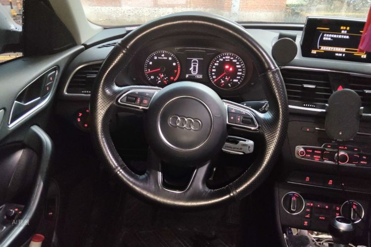 Audi Q3 2018 immagine di auto #12