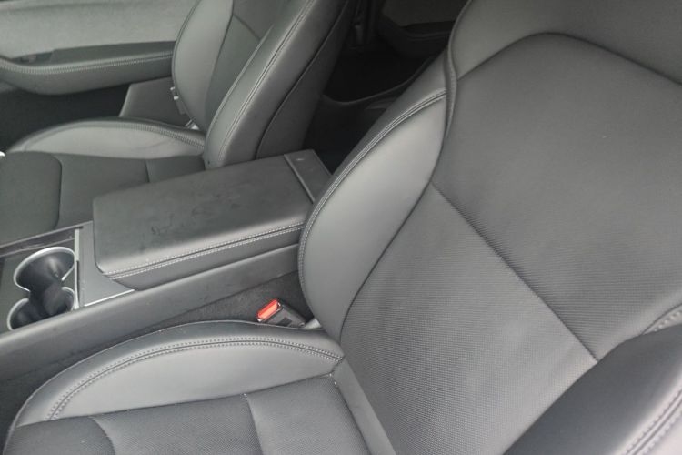 Tesla Model Y 2025 car image #19