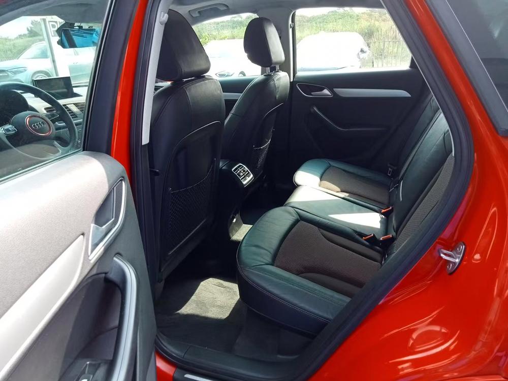 Audi Q3 2016 car image #12