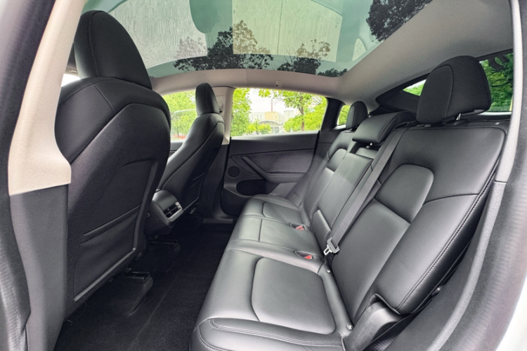Tesla Model Y 2022 car image #11