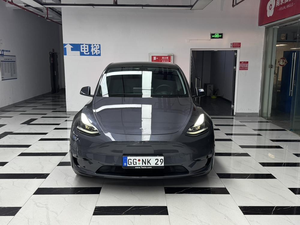 Tesla Model Y 2021 #2 Tesla Model Y 2021 car image #2