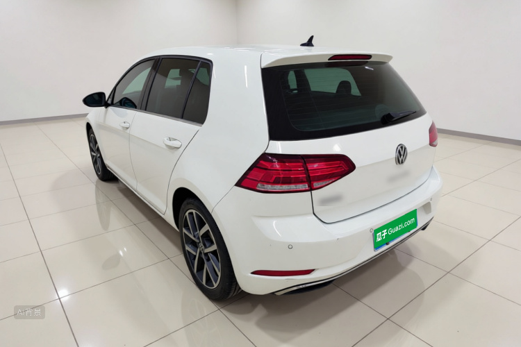 Volkswagen Golf 2020 car image #5