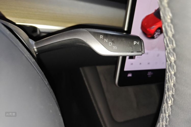 Tesla Model Y 2023 immagine di auto #16